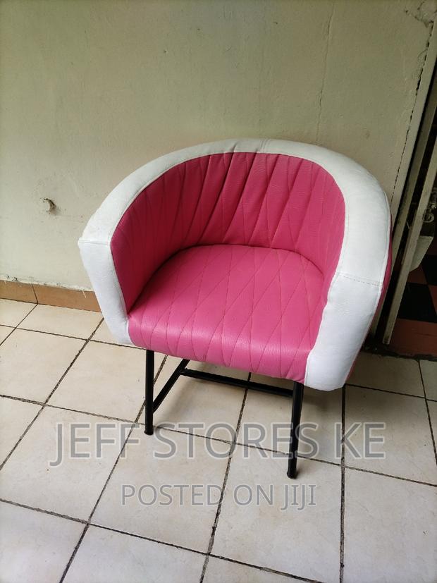 Local Manicure Seat - main view