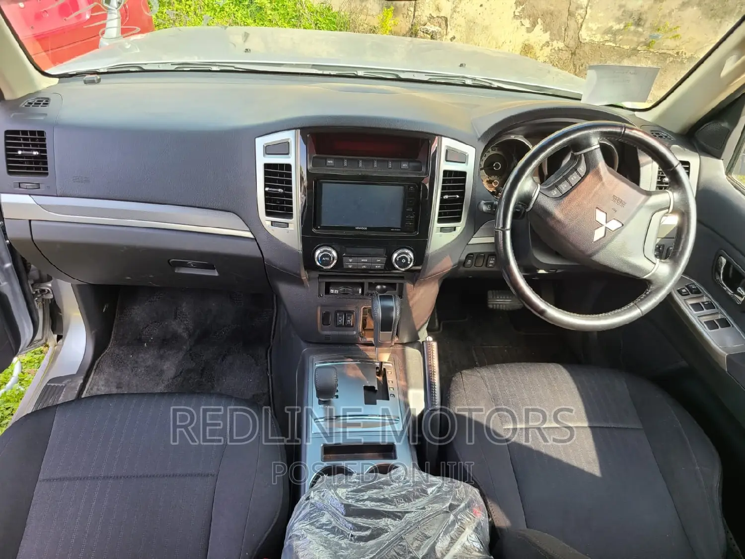 Mitsubishi Pajero V80 3.0 VR-I 2016 Silver