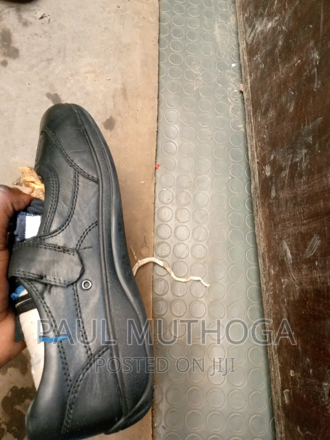 16shool Shoes