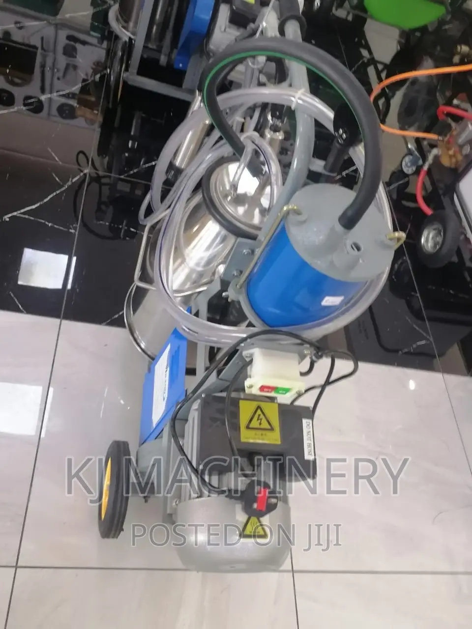 Single Bucket Milano Milking Machine-Quality Machine