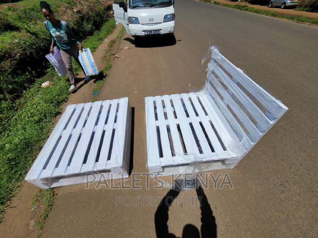 Pallet Bed- 4*6 Premium White Pallet Bed. (#CS15) - thumbnail 2