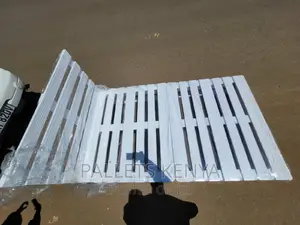 Pallet Bed- 4*6 Premium White Pallet Bed. (#SC19)