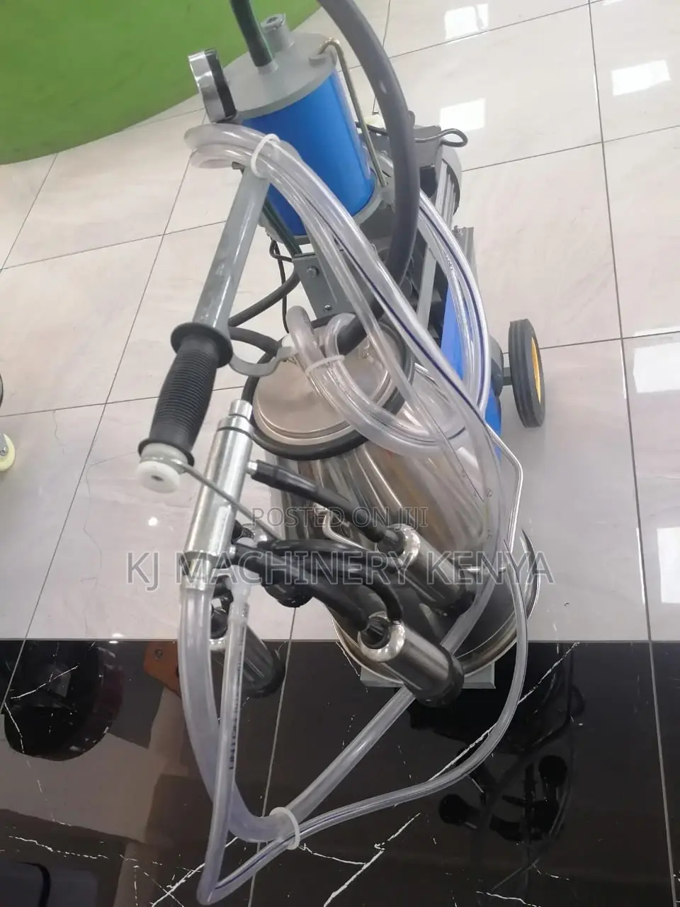 Single Bucket Milano Milking Machine -Quality Assured