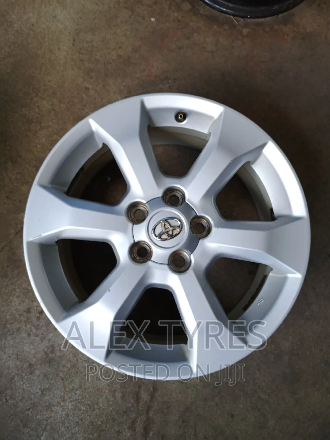 Size 17 Inches Vanguard Alloy Rims Set