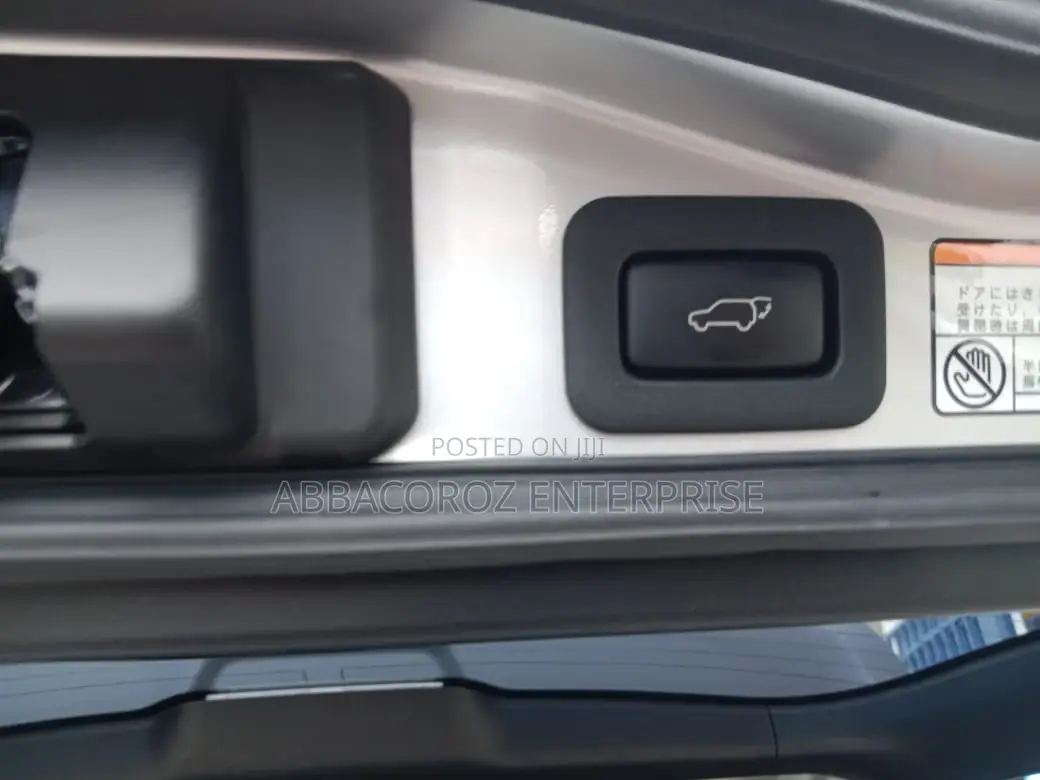 Toyota Land Cruiser 4.6 V8 ZX 2017 Silver