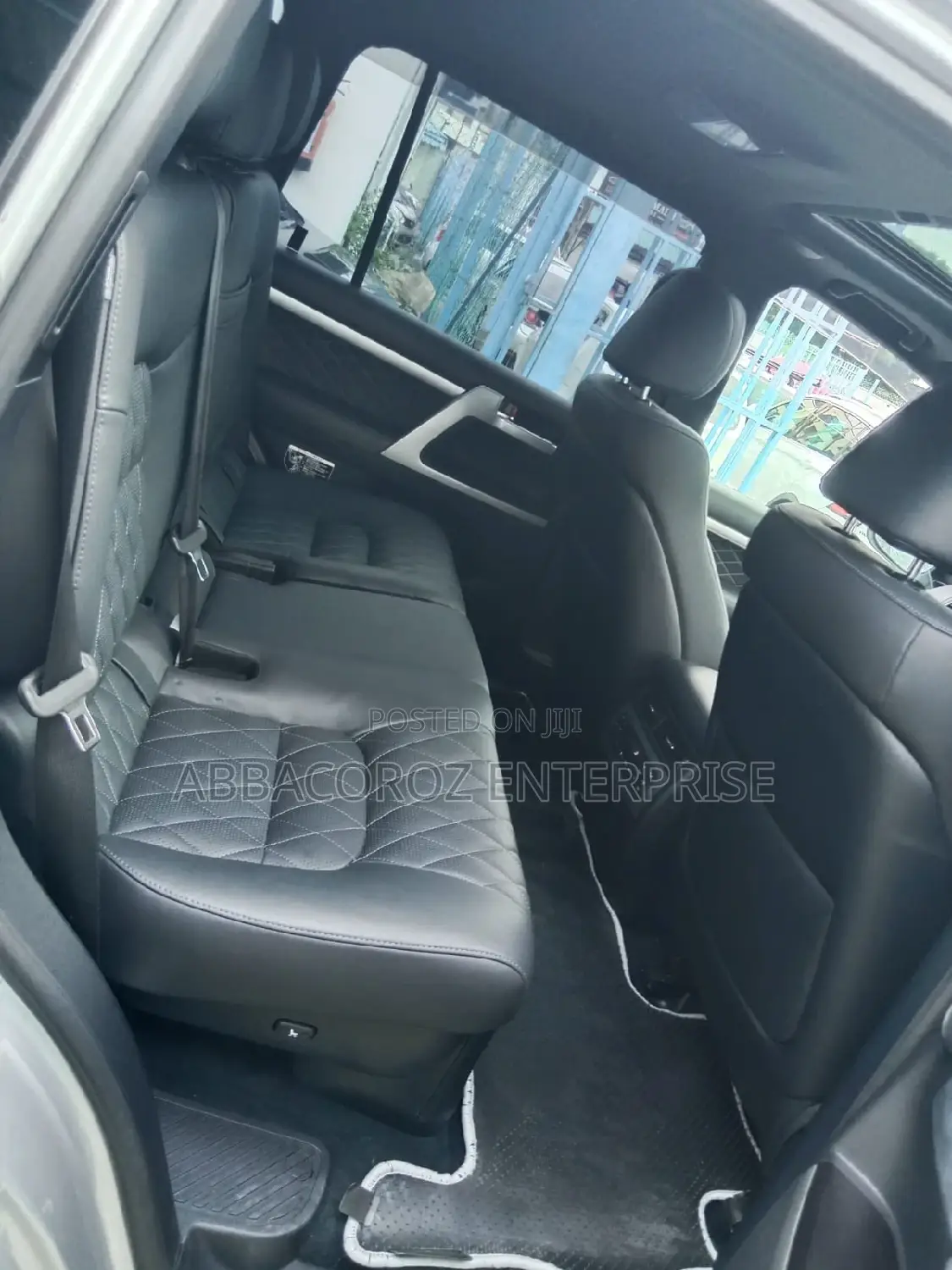 Toyota Land Cruiser 4.6 V8 ZX 2017 Silver