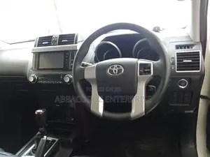 Toyota Land Cruiser Prado 2.8 2017 Ivory