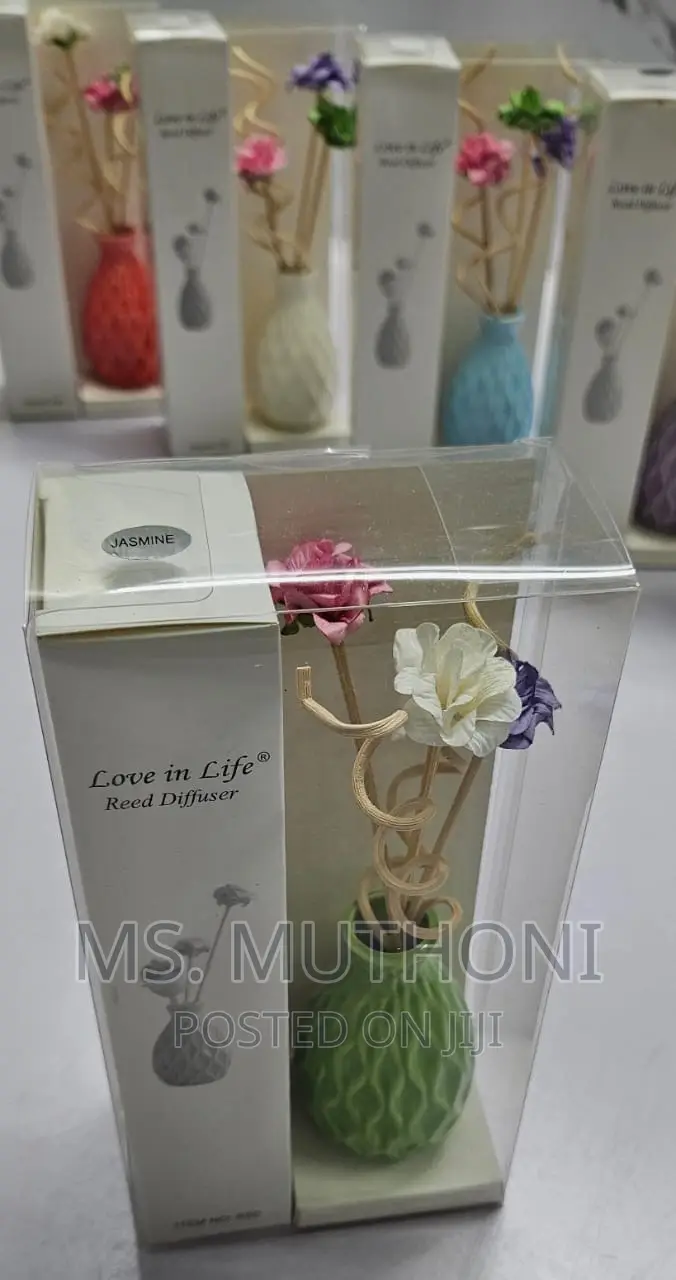 Decorative Flowers Ceramic Vase Reed Diffuser Essential Oil