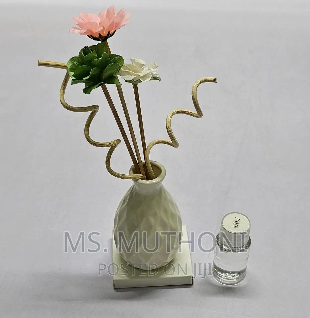 Decorative Flowers Ceramic Vase Reed Diffuser Essential Oil