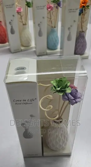 Decorative Flowers Ceramic Vase Reed Diffuser With 50ml