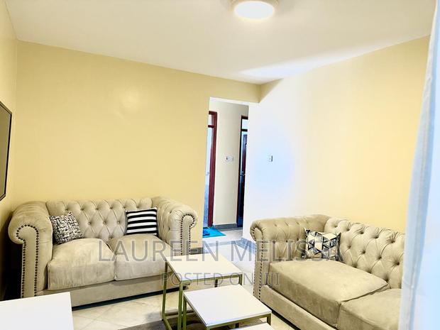 Candy's 2 Bedroom Staycation - thumbnail 9