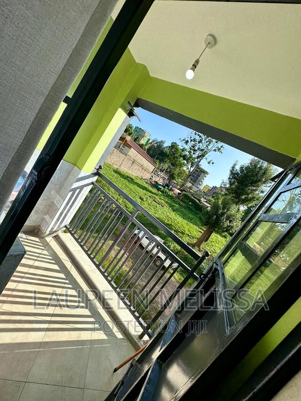 Candy's 2 Bedroom Staycation - thumbnail 16