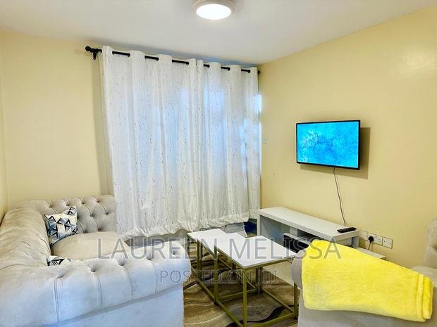 Candy's 2 Bedroom Staycation - thumbnail 17