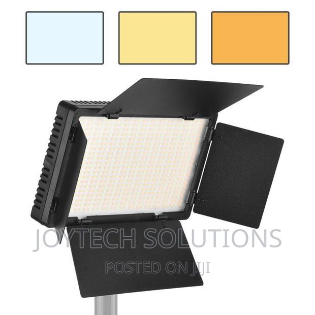 Pro Led 600+ Photo/ Video Light Kit. 2 Batteries $ Chager