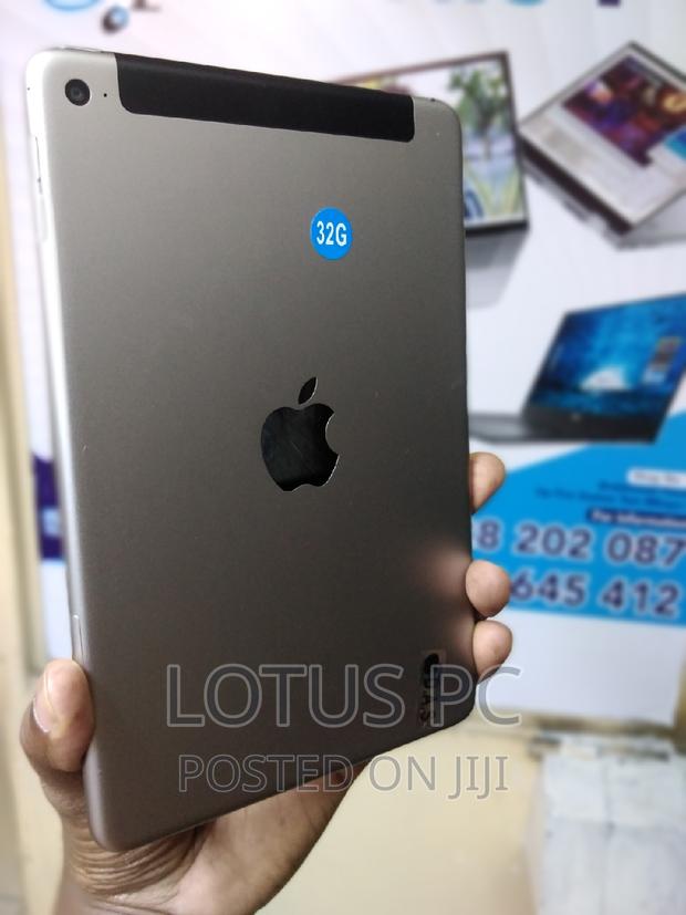 Apple iPad mini 4 32 GB Gray - thumbnail 3