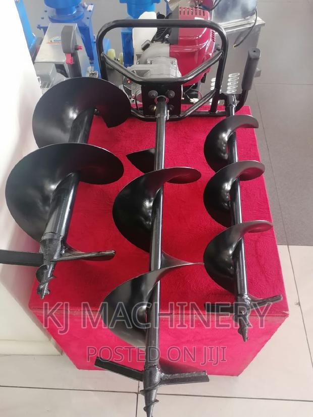 Gasoline Powered Earth Auger -With 3 Blades - main view