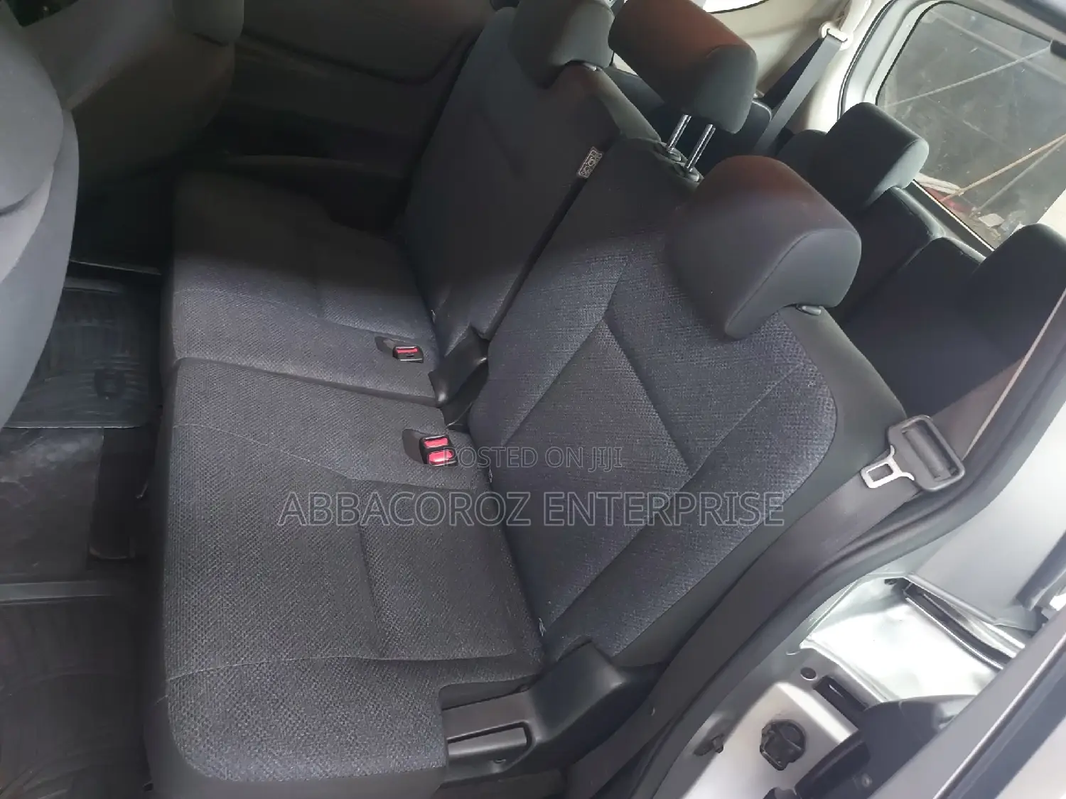 Toyota Sienta 1.5 AWD 2016 Silver