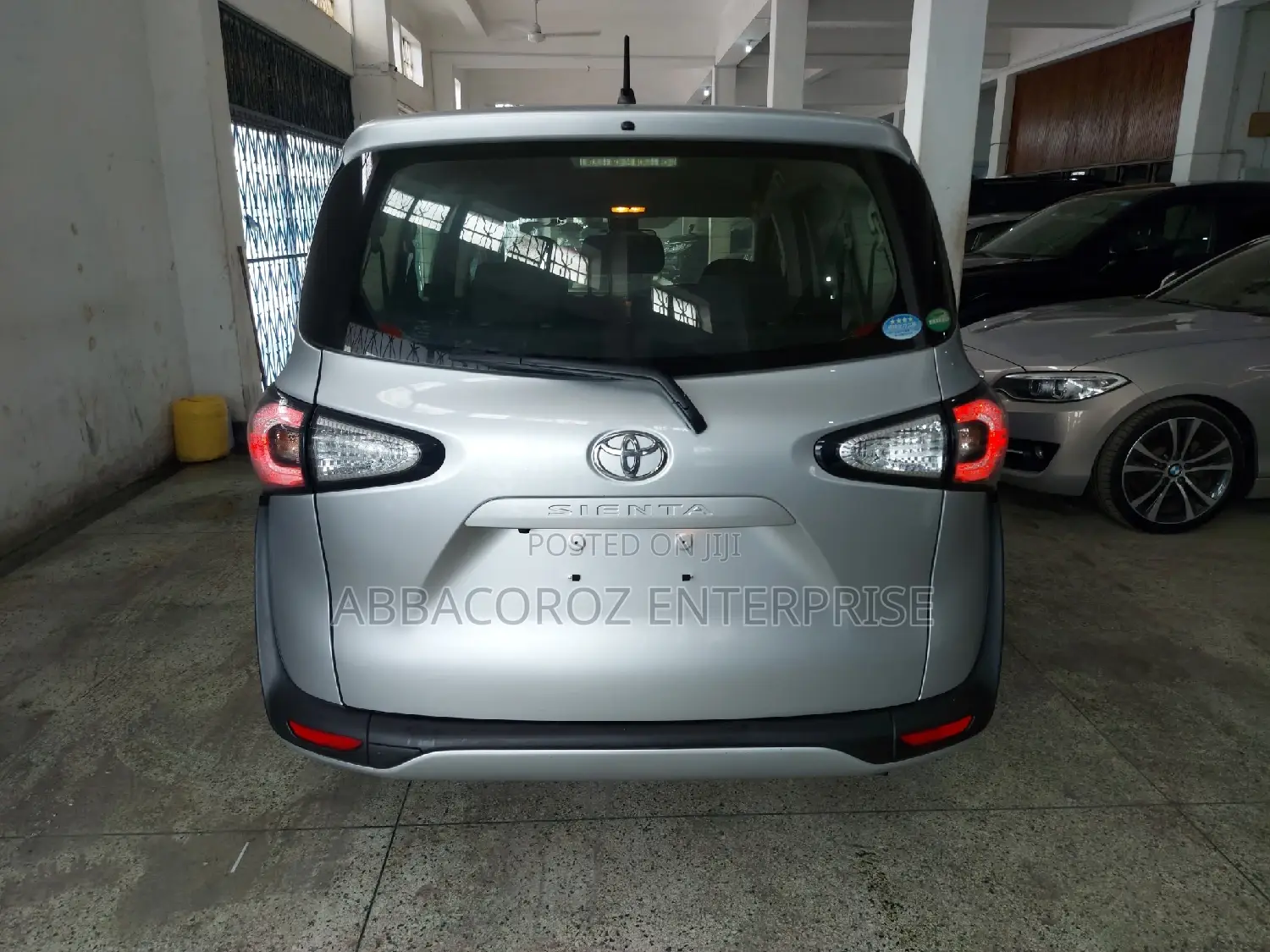 Toyota Sienta 1.5 AWD 2016 Silver