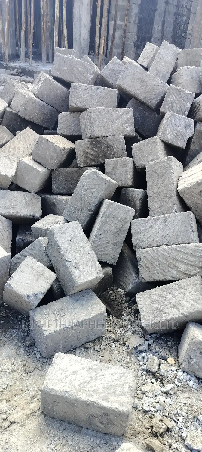 Ndarugo Mawe,,Machine Cut Stones