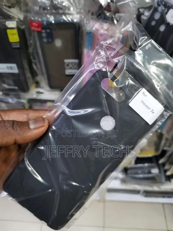Black Rubber Back Cover Compatible With Honor 7X - thumbnail 2