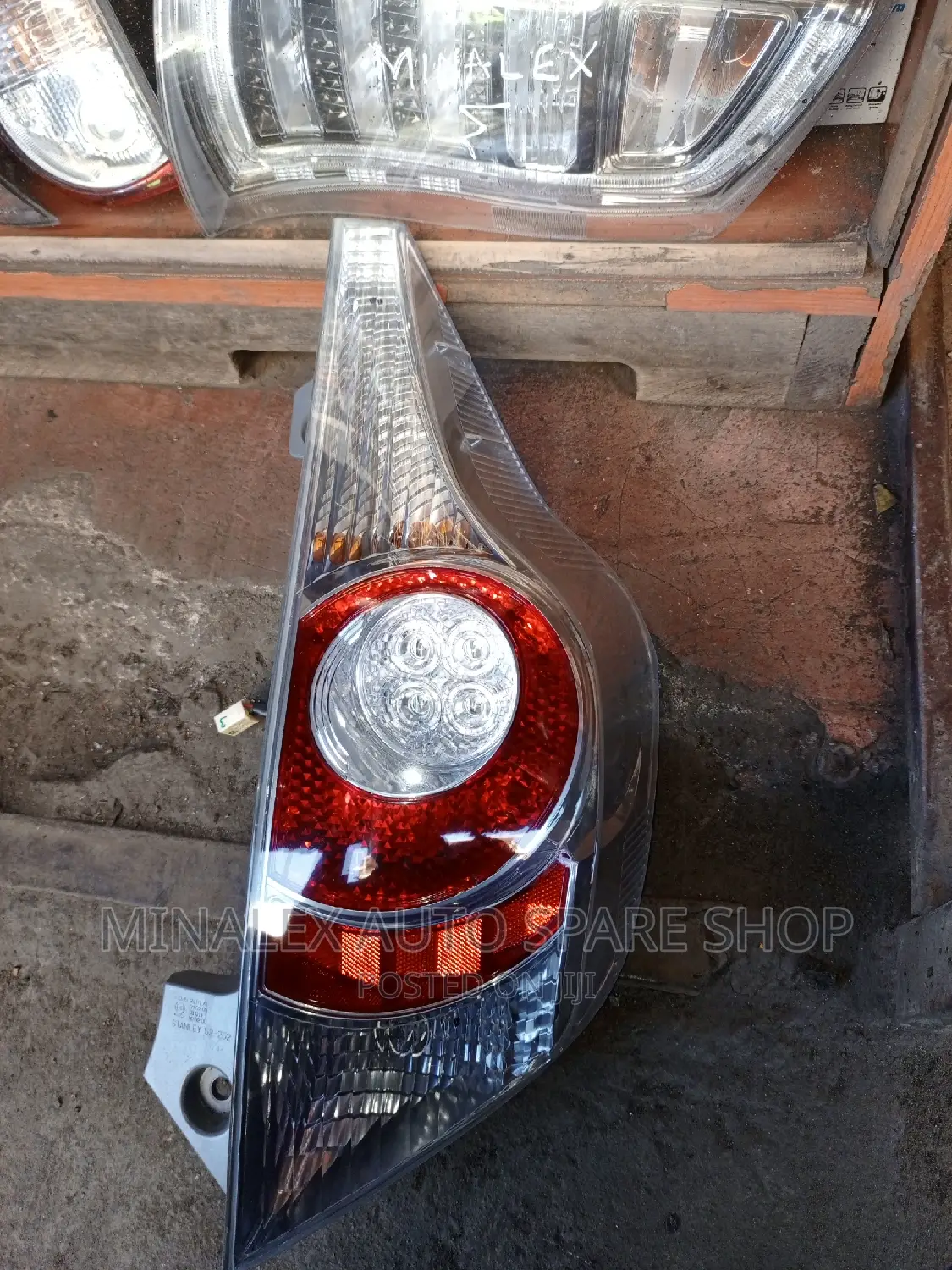Toyota Aqua RHS Backlight