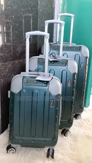 Suitcase - 3 Piece Set Suitcases With Spinner Wheels.