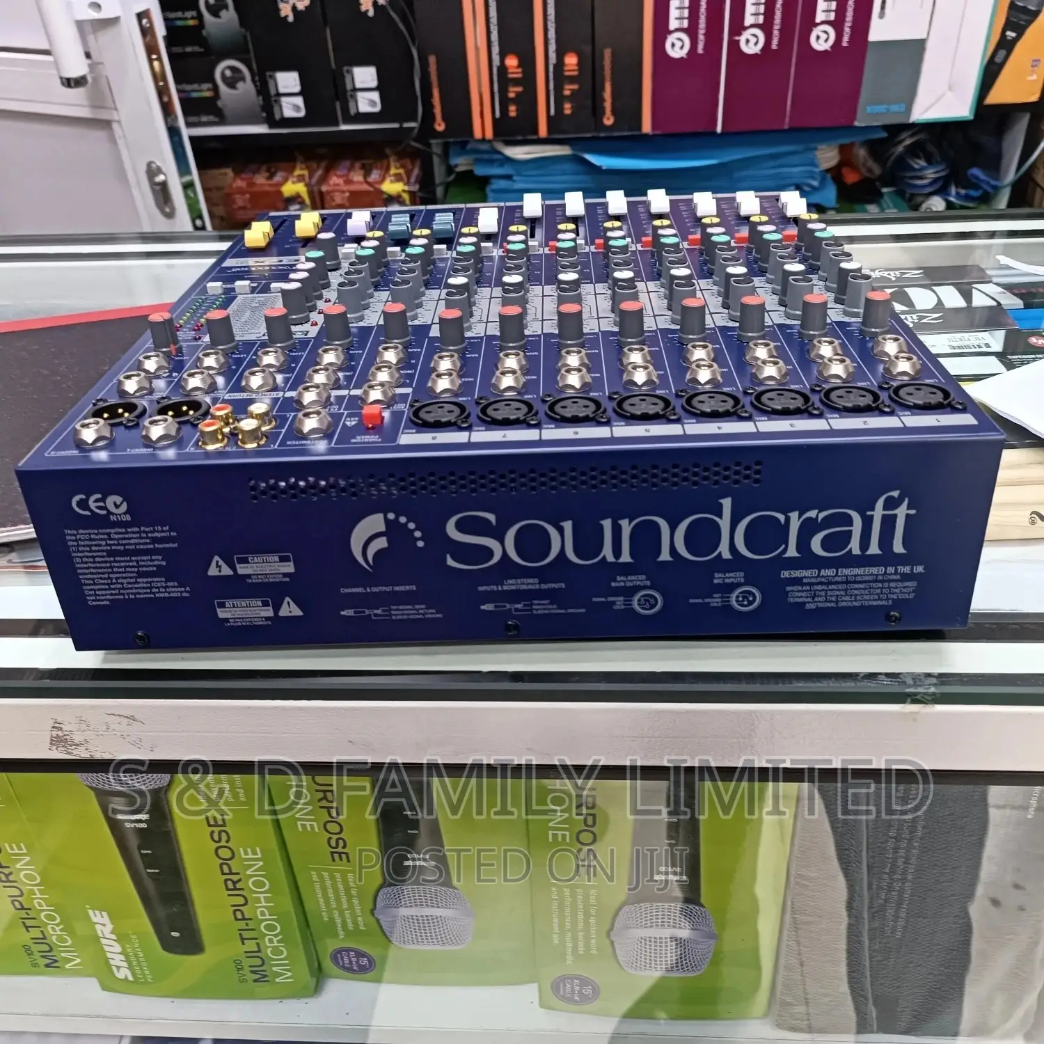EFX 8 Soundcraft Plain Mixer