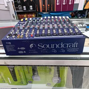 EFX 8 Soundcraft Plain Mixer