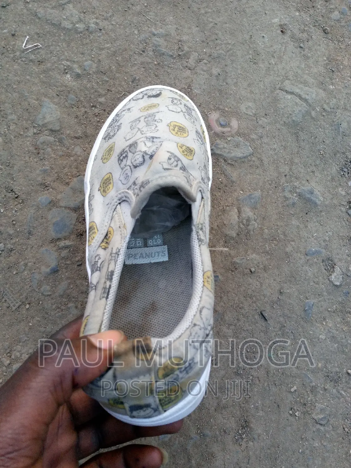 13# Canvas Shoes