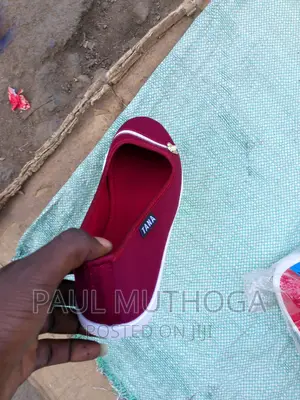 27# Canvas Shoes
