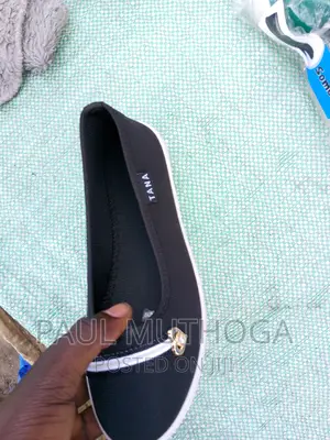 28# Canvas Shoes