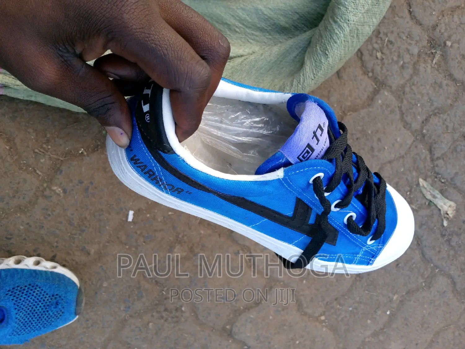 32# Canvas Shoes