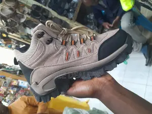 Skyview Hiking Boots Color Beige