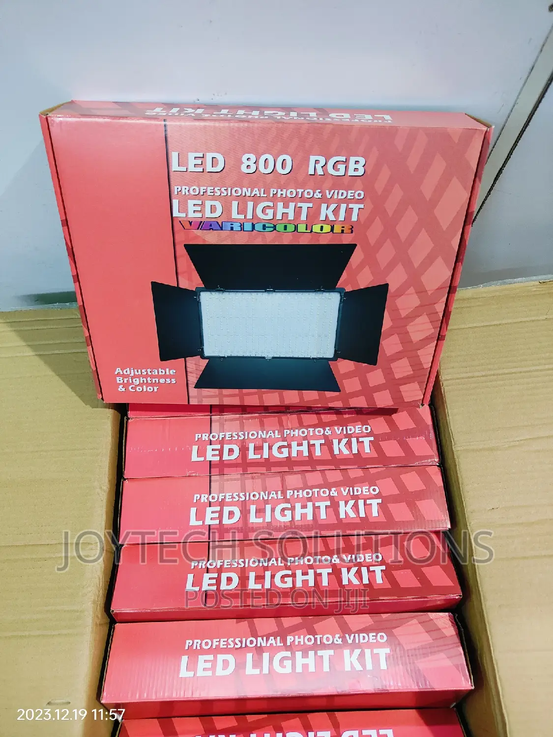 Led Vedio Lights, UC 800+ With Remote and Two Batteries