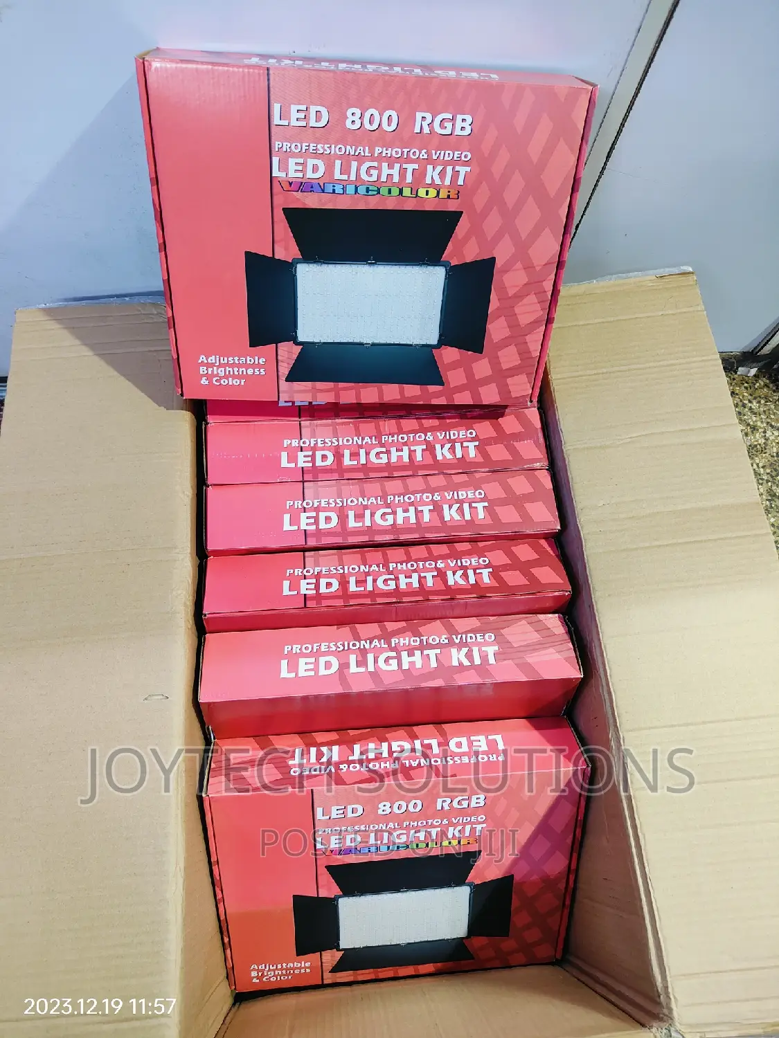 Led Vedio Lights, UC 800+ With Remote and Two Batteries