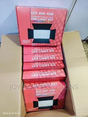 Led Vedio Lights, UC 800+ With Remote and Two Batteries