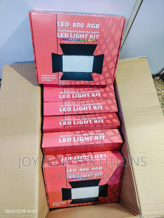 Led Vedio Lights, UC 800+ With Remote and Two Batteries - thumbnail 2