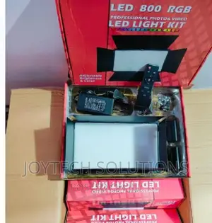 Pro Led 800 Light , 2 Batteries , Stand , Power Adaptor