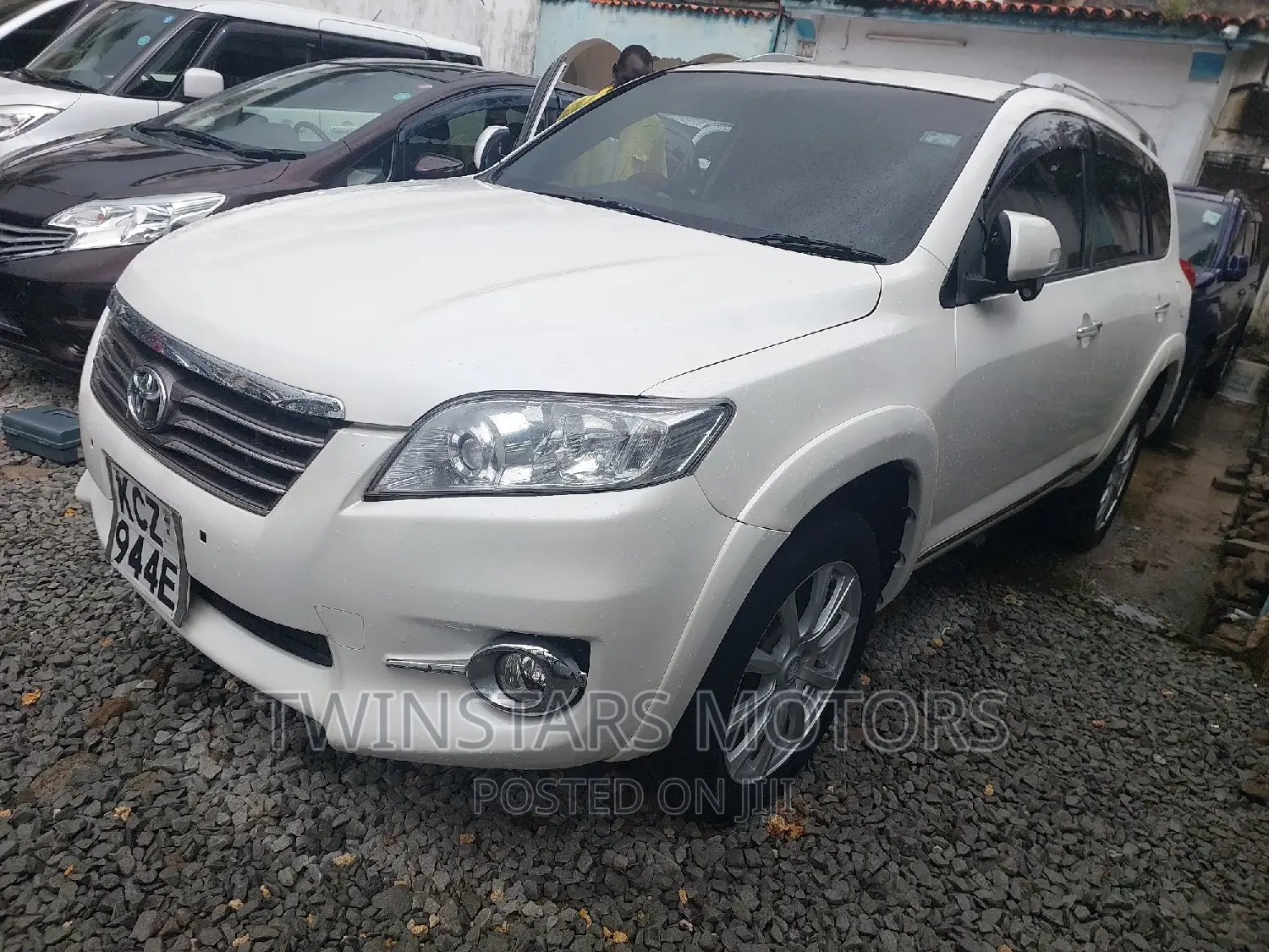 Toyota Vanguard 2013 Pearl