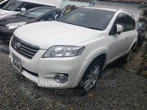 Toyota Vanguard 2013 Pearl
