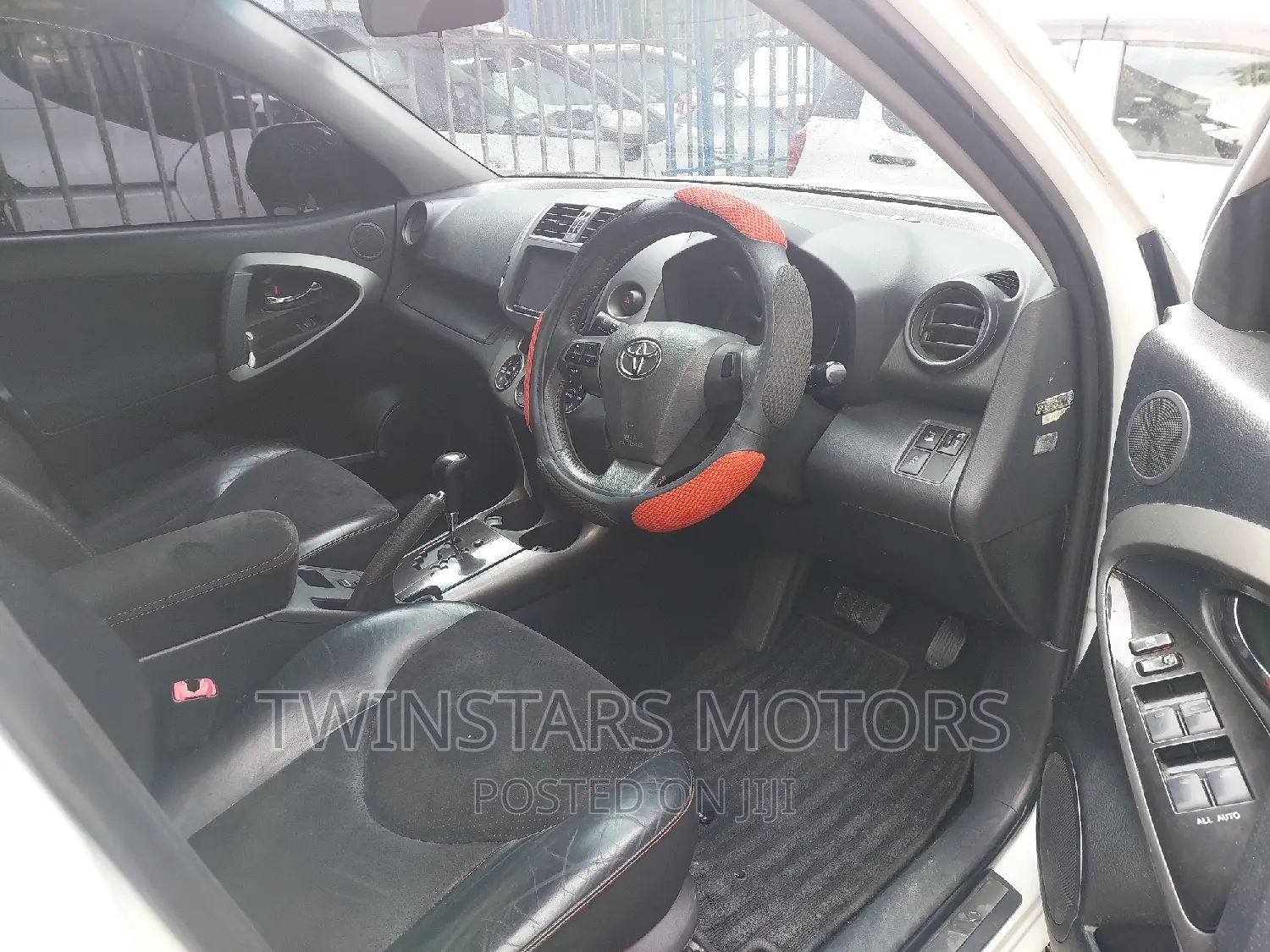 Toyota Vanguard 2013 Pearl