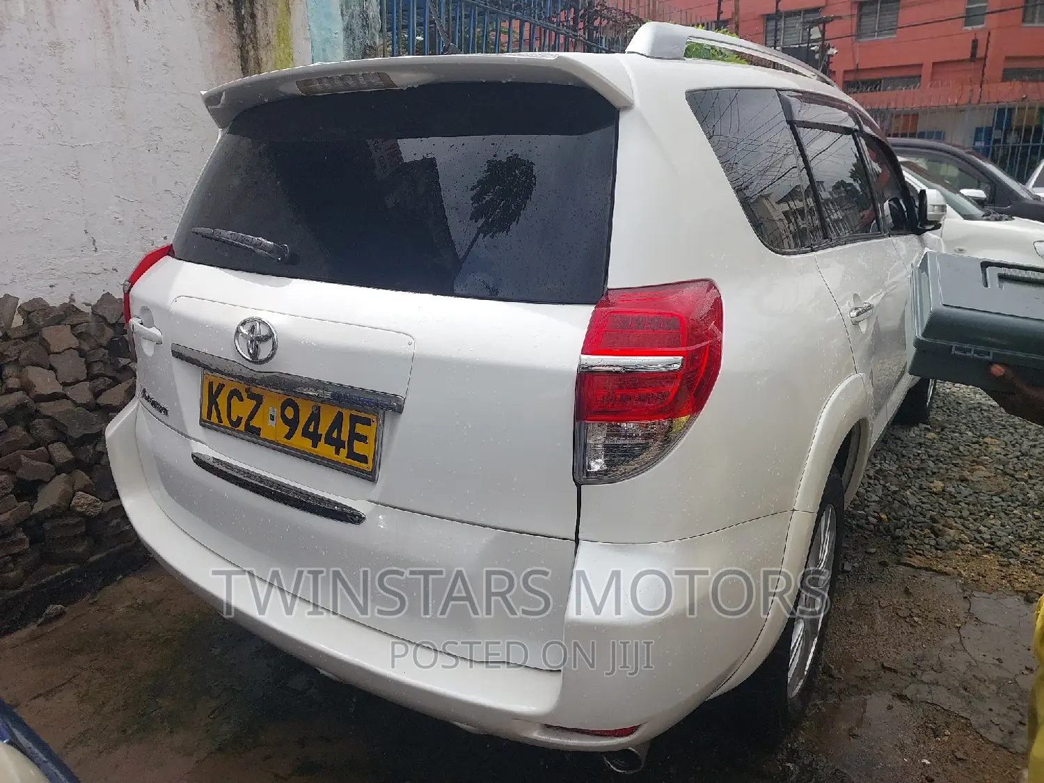 Toyota Vanguard 2013 Pearl