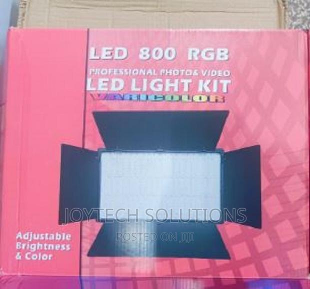 Pro Led 800 Videolight RGB Muitiple Colours With Tripod - main view