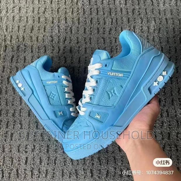 Louis Vuitton Sizes 40-44 - thumbnail 3