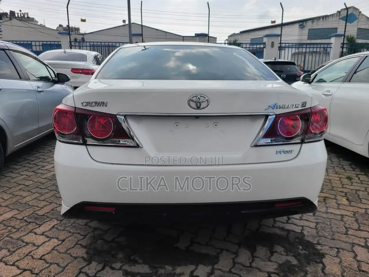 Toyota Crown 2017 White