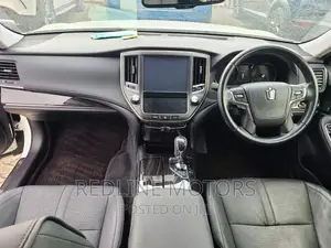 Toyota Crown 2017 White