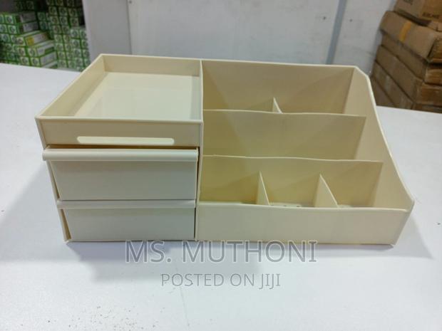 Large Capacity Make Up Organizer - thumbnail 4