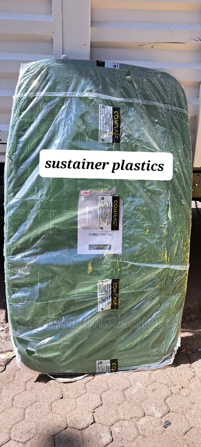 6 Seater Plastic Table