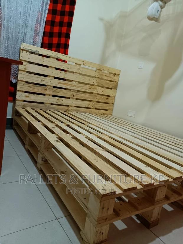 Varnished Wooden Pallet Bed(5 by 6)