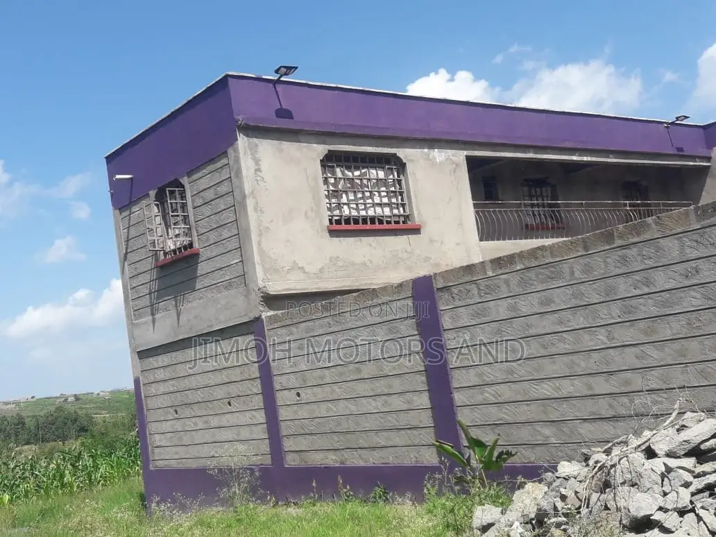 Kiganjo Thika Near Kamuthi 40 by 80 Selling at 6m With Title